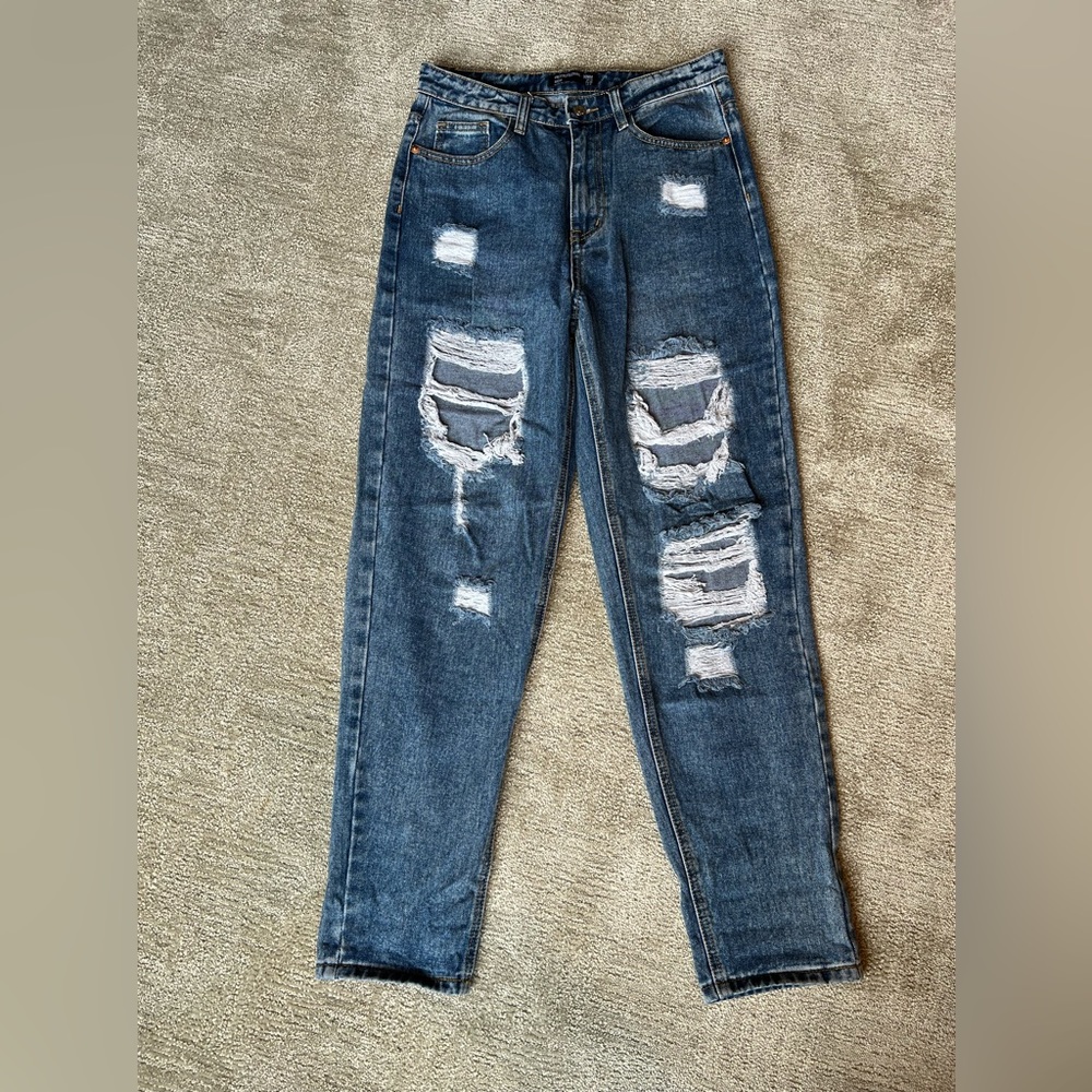 Women’s PrettyLittleThing Mom jeans